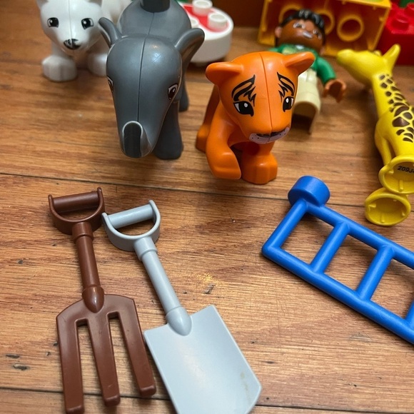 LEGO Duplo Blocks LEGOVille Baby Zoo Animals Preschool Age 2-5 - Picture 6 of 8